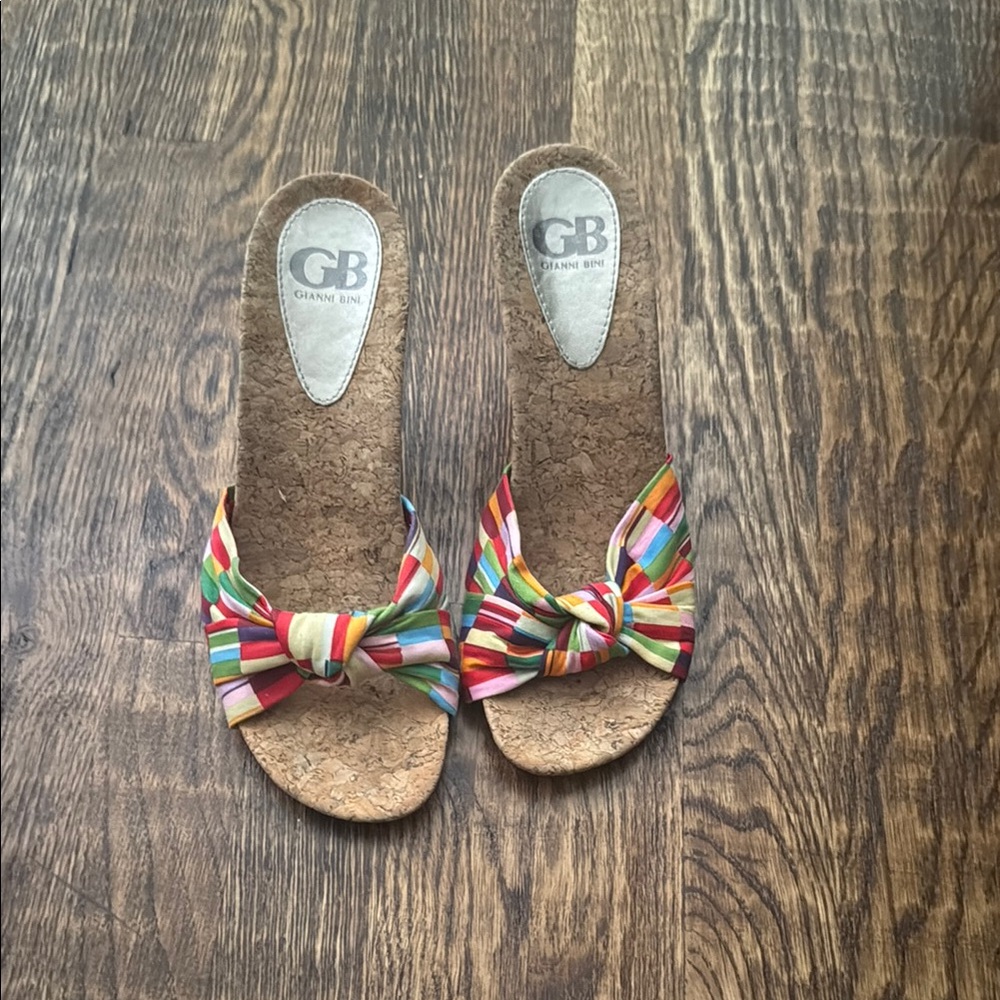 Gianni Bini Red and Pink Sandals with Twisted Bow